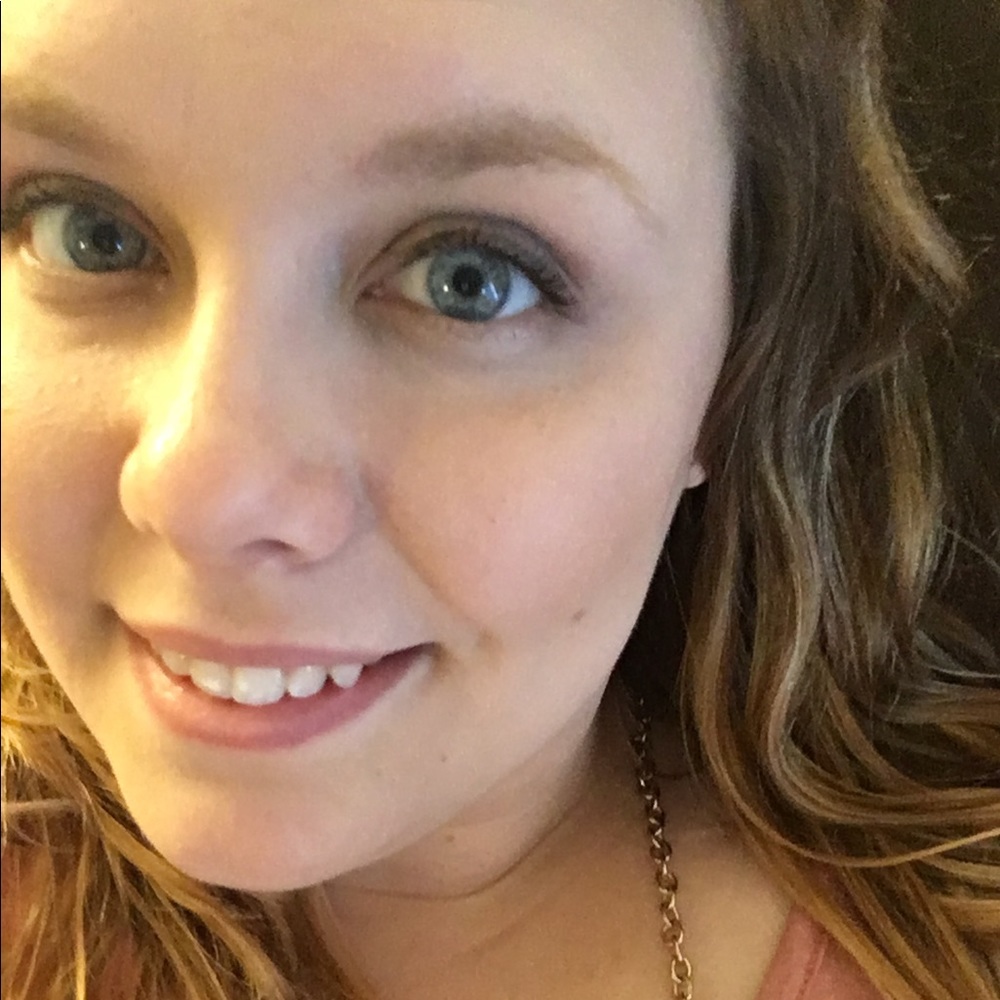 Meet your Posher, Elizabeth